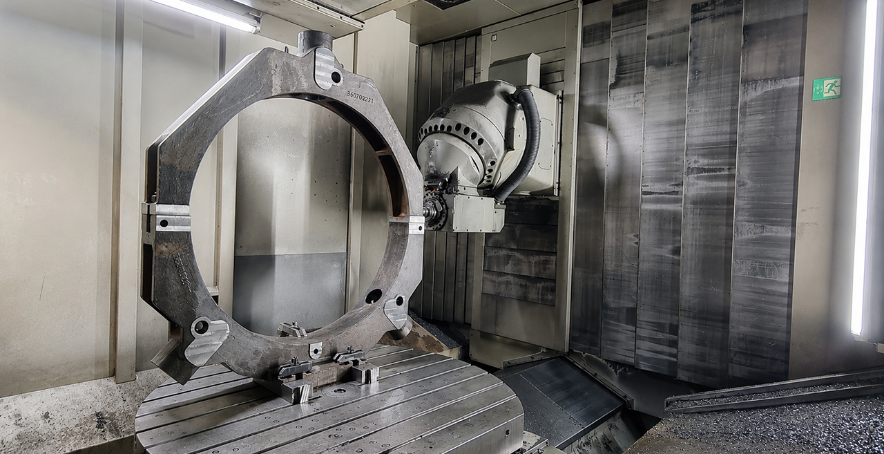 Mecanizado CNC de una pieza metálica de gran formato en Loiolan